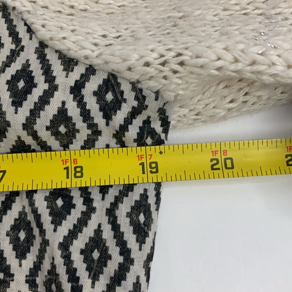 Gimmicks by Buckle Button down top sweater sleeves Size Medium Creme Black - Picture 11 of 13